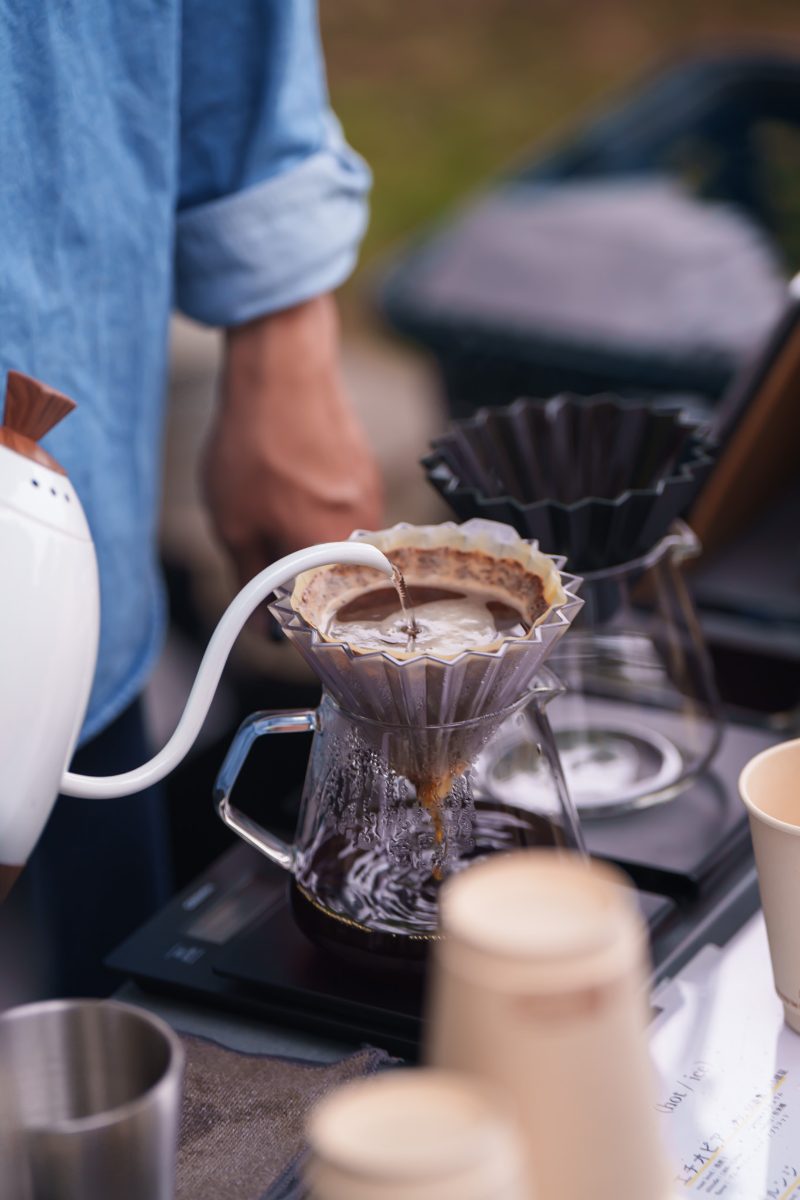 ハンドドリップで注ぐコーヒー